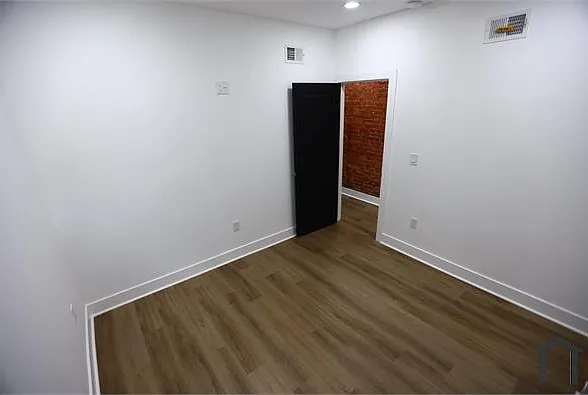 6133 Locust St #2 — Photo 10