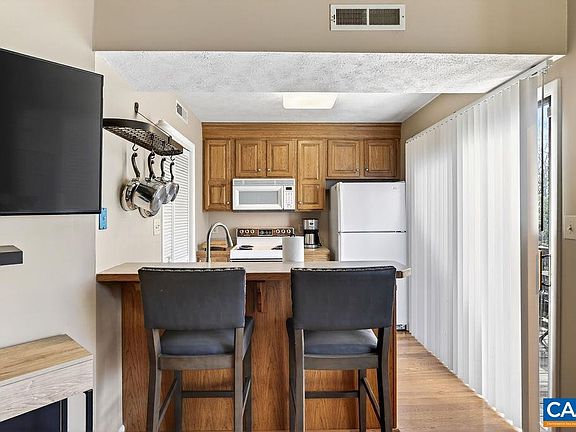 5th image of 745 Laurelwood #745