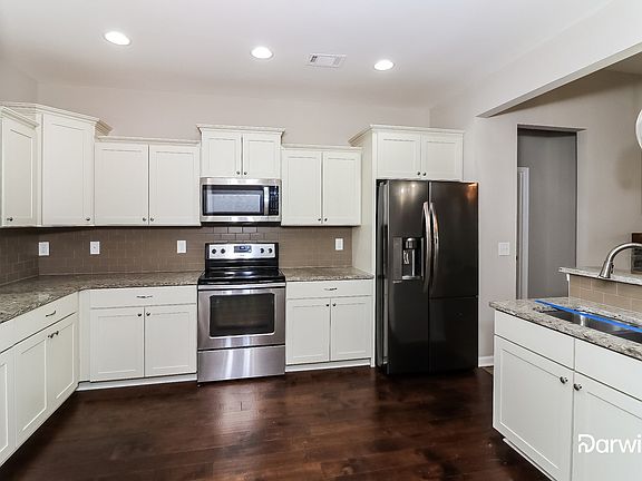 3rd image of 1133 Red Bud Cir