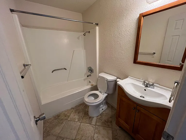 2110 Hunt Dr #D — Photo 11