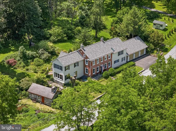 105 Fetherman Rd, Stroudsburg, PA 18360