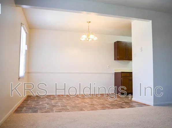 7732 Colonial Point Ln #16-B, Gloucester Pt, VA 23062