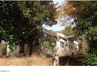 243 Ampthill Rd, Cartersville, VA 23027