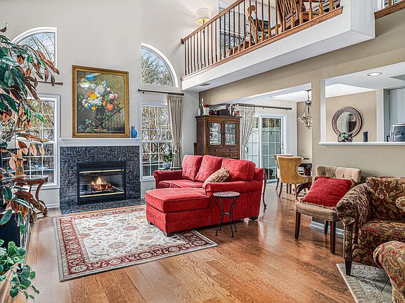 2nd image of 2151 Oakwood Ct