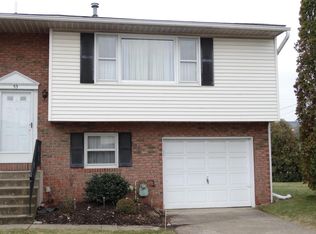 53 Woodcrest Dr, Plains, PA 18702
