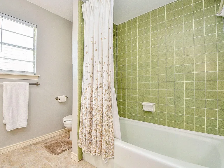 1015 Kanah Ln — Photo 29