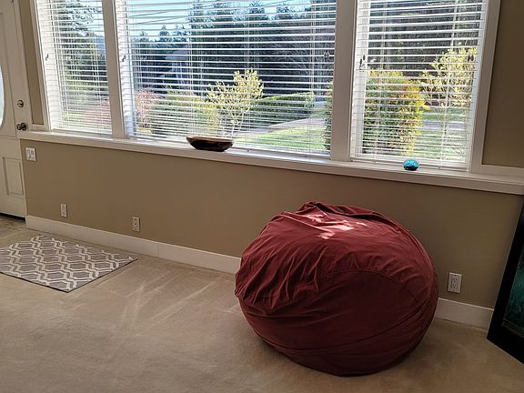 5th image of 10038 NE 30th Pl