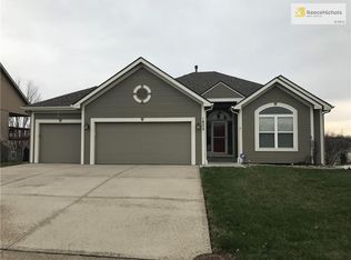 1822 White Tail Ln, Liberty, MO 64068