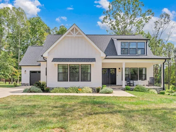 118 Pointe O Woods Dr, Huddleston, VA 24104