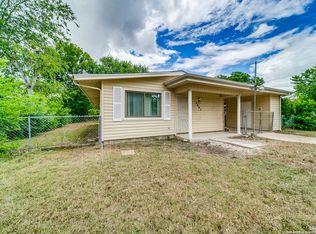 5006 Village Gln, San Antonio, TX 78218