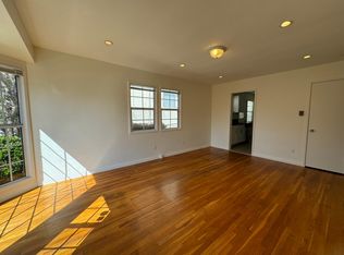 7017 Flight Ave, Los Angeles, CA 90045