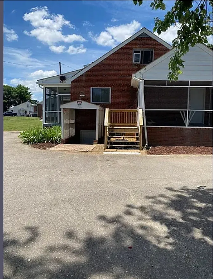 4 bed, 1596 sqft, $1,850 — Photo 3