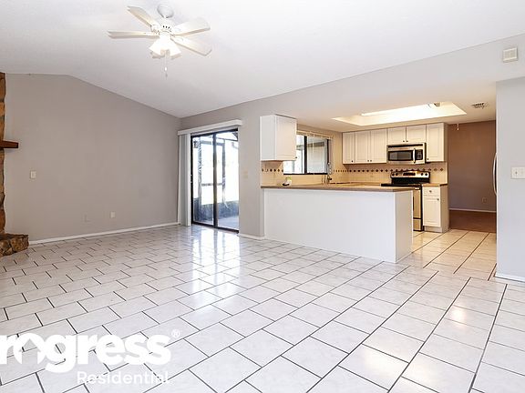 3rd image of 1403 Glenmere Dr