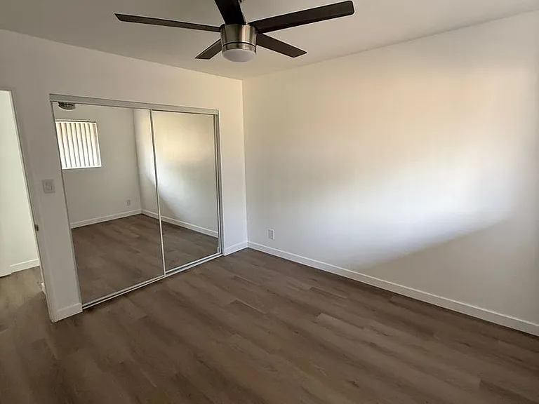 Canoga Variel Apartments- Canoga Park, CA — Photo 27