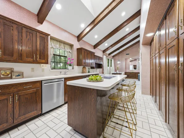 6522 McCommas Blvd, Dallas, TX 75214