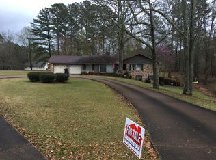 404 3rd St N, Guin, AL 35563