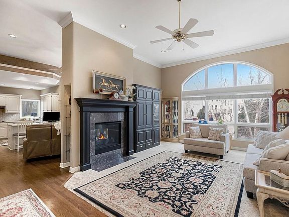 4th image of 2408 SW Winterwood Ct