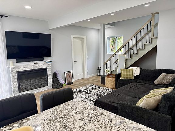 4th image of 754 3RD AVENUE
