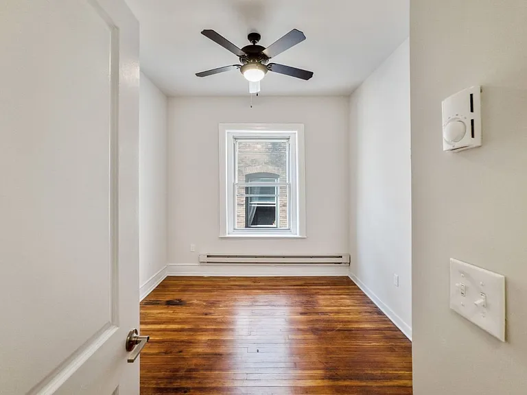 The Netherlands Apartments — Photo 23