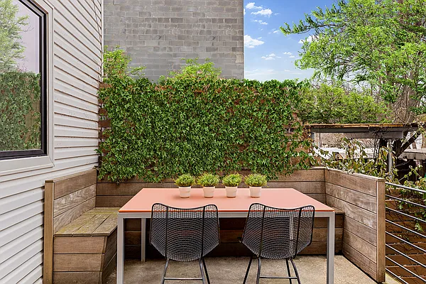 Sold by Compass | media 6