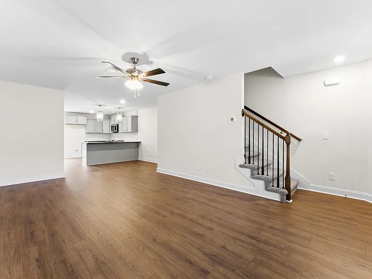 117 Quarry Point Dr — Photo 5