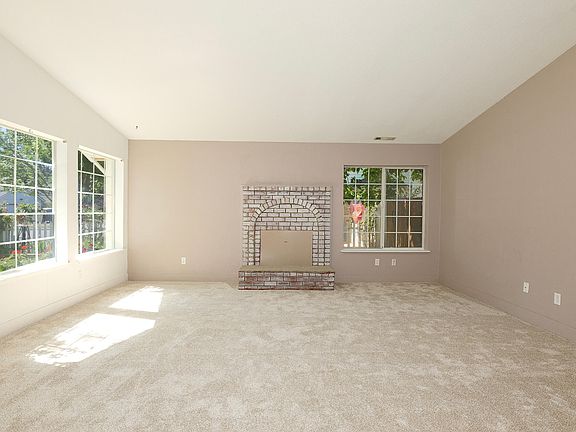 3rd image of 25 Kelley Ct