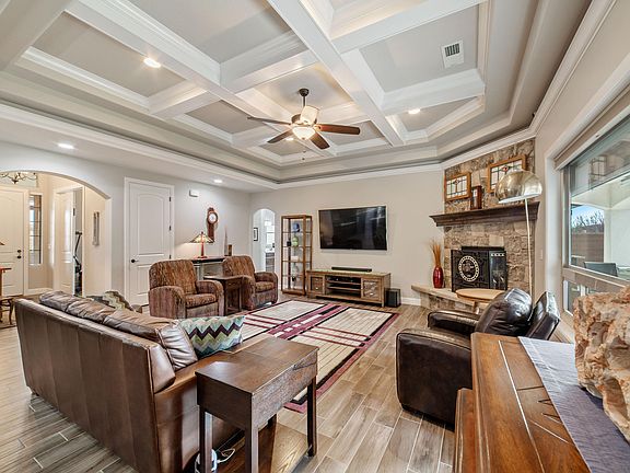5th image of 1845 N Vista Park Way