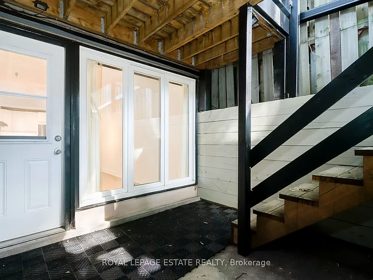 155 Langley Ave #LOWER LEVEL — Photo 12