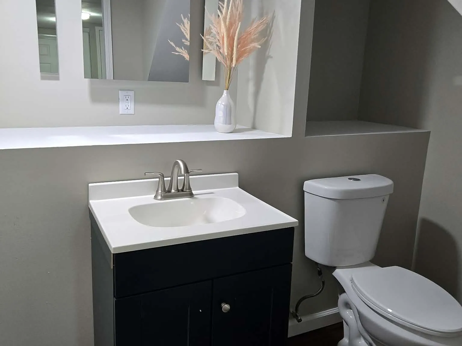 6 bed, 3000 sqft, $5,995 — Photo 3