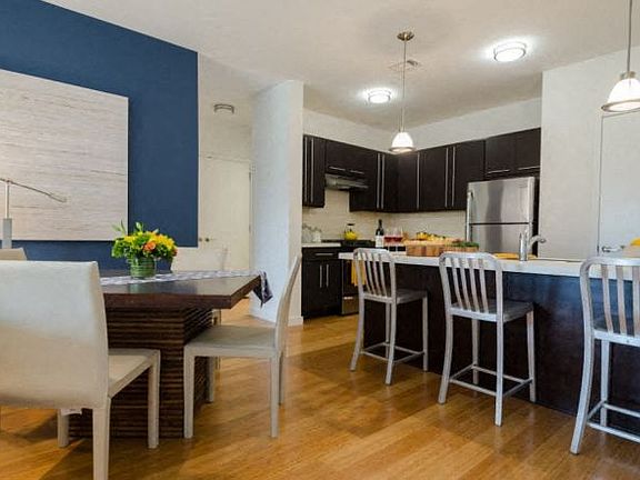 3rd image of 1340 Washington Blvd #2201391