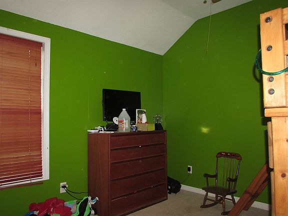 5th image of 718 N Burke St
