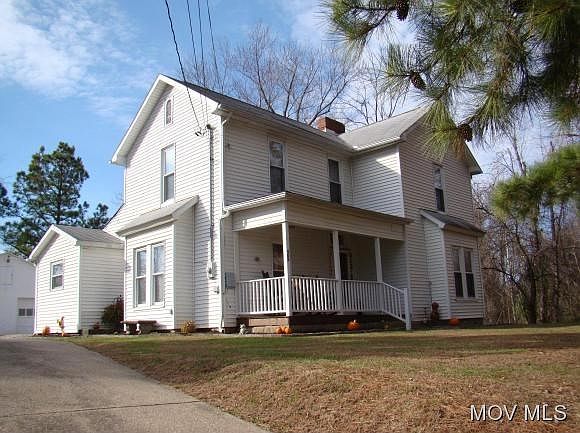 1st image of 902 Thomas St