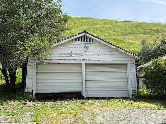 4th image of 2118 Old Calaveras Rd
