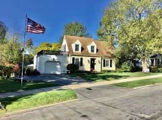 16 Norbloom Ave, Bloomington, IL 61701