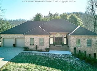 1043 Shawnee Trl, Elkview, WV 25071