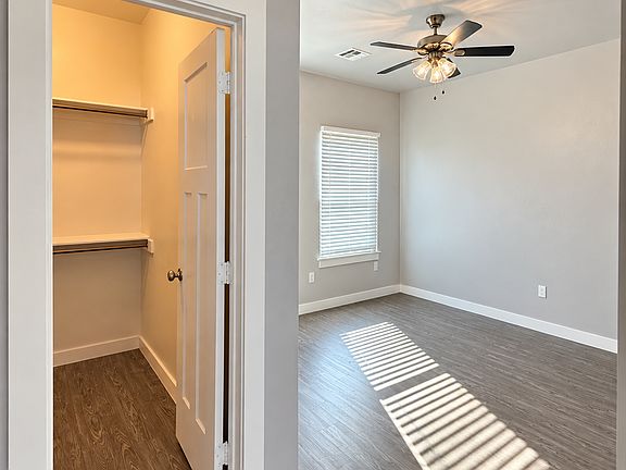 5th image of 4750 Travertine #706