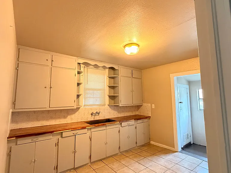 512 Naylor St — Photo 8