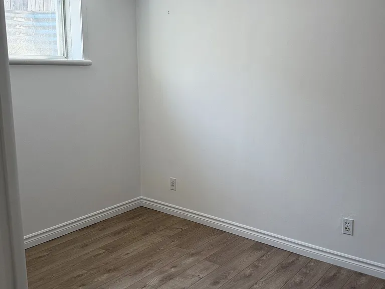 41 Sydenham Wells Ct — Photo 14