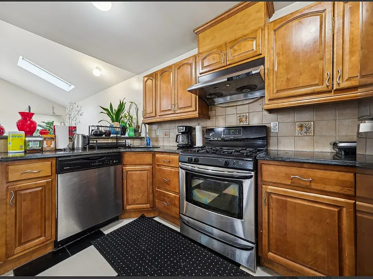 45 Terrace Ave #2 — Photo 5