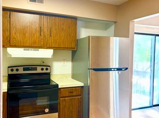 R2 Avon Dr, East Windsor, NJ 08520