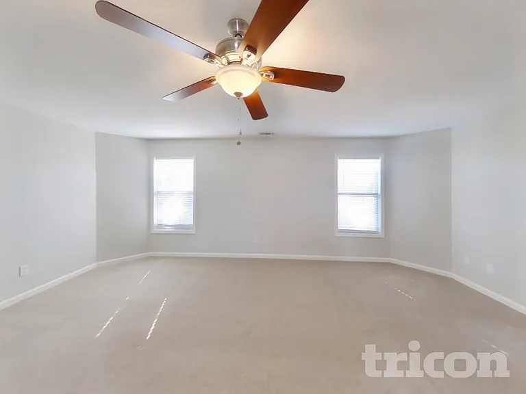 311 Turtle Pointe Dr — Photo 9
