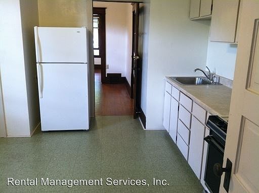 2nd image of 3630 SE Milwaukie Ave