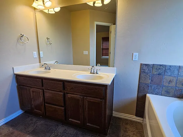 221 Dollina Ct — Photo 14