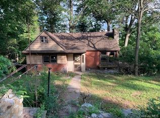 36 Tanglewylde Rd, Lake Peekskill, NY 10537