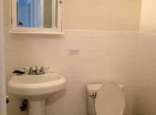 6711 21st St APT 100, Berwyn, IL 60402