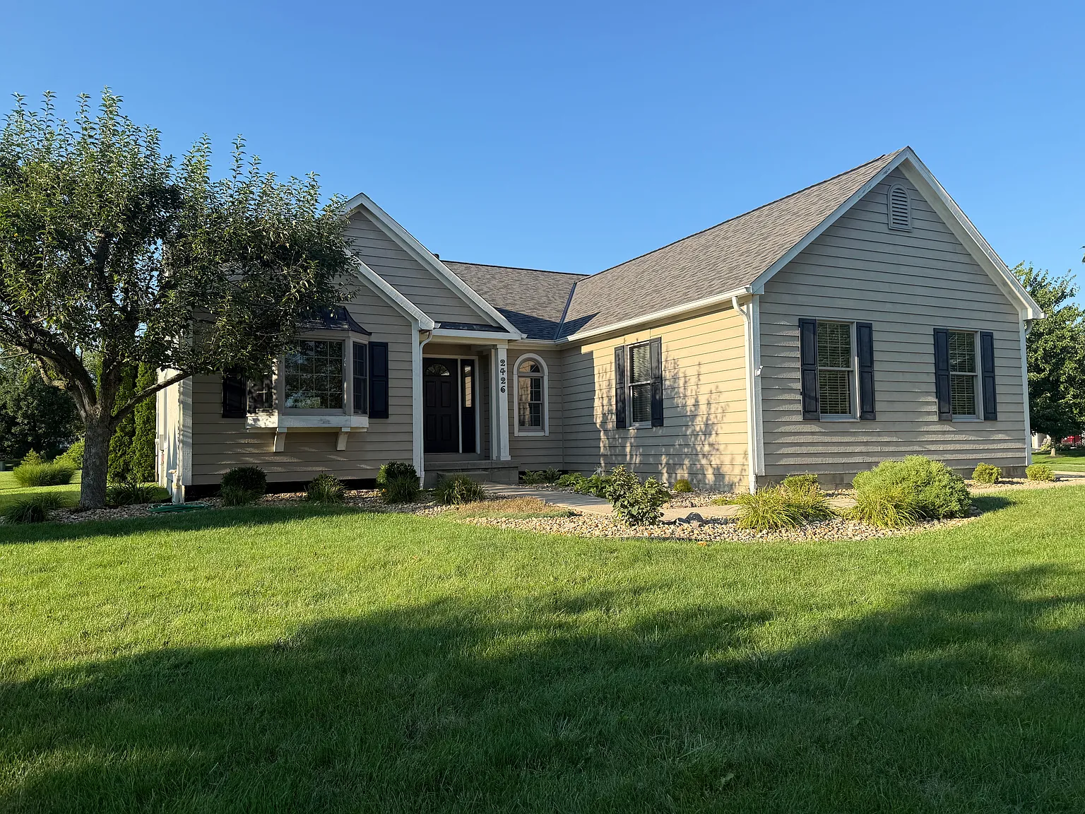 3 bed, 2769 sqft, $2,800 — Photo 1