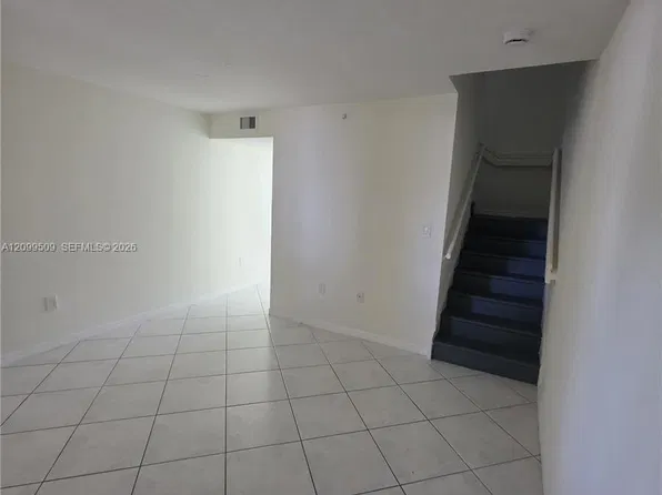 12605 SW 91st St APT 202, Miami, FL 33186
