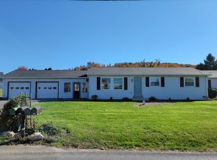 1290 Sheep Hill Rd, East Earl, PA 17519