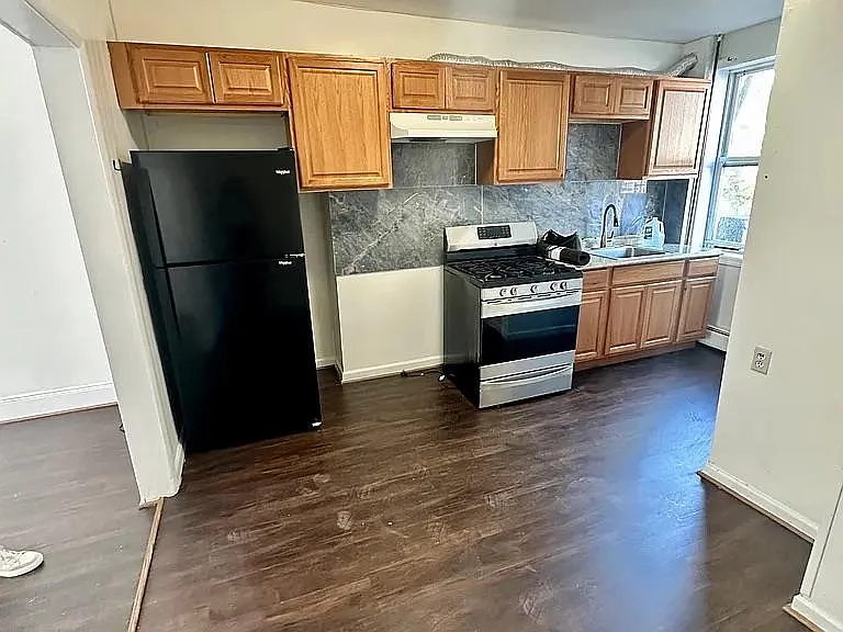 340 2nd St #2 — Photo 5