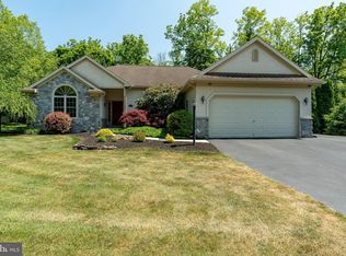 5224 Elizabethtown Rd, Palmyra, PA 17078